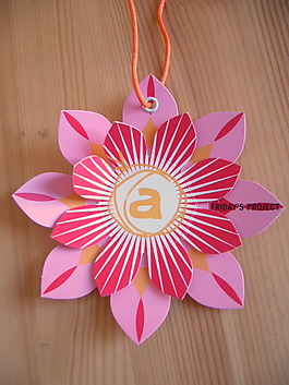 吊牌 英文 荷花 红色 黄色 免费素材