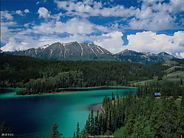 精美山湖风景PPT模板