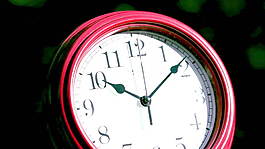 慢动作的时钟粉碎2股票的录像 视频免费下载