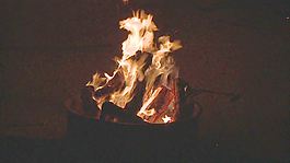 燃烧的篝火，股票视频 视频免费下载