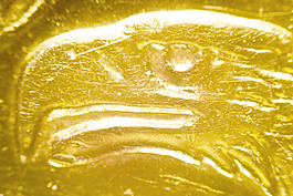 金