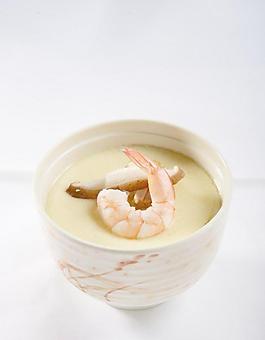 冬菇鲜虾牛奶汤图片