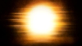 水中的太阳光晕视频素材