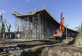 正在修建中的建筑