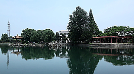 实拍水平面倒影