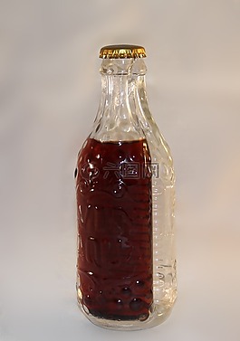 水,酒,红葡萄酒