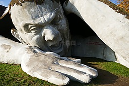 欧文 ahmad lóránth,雕塑,巨人