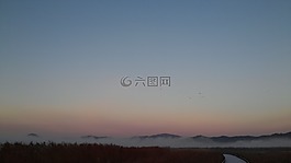 顺天湾,黎明,雾