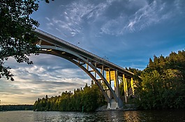桥,alder流的桥梁,夏天
