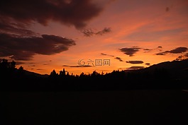 日落,橙色的天空,太阳晚报