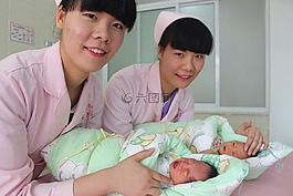 双胞胎姐妹花,圣安妇产医院,新生
