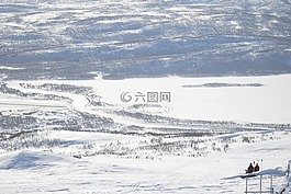 冬天,瑞典山,包括