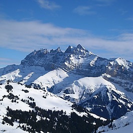 山,雪,凹痕du midi酒店