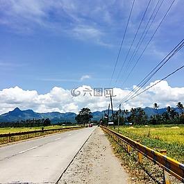 公路旅行,塔克洛班市,农村生活
