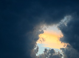 云,黑暗,不祥