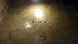 光,墙,偶