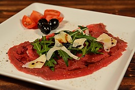 生牛肉片,乡村风格的薄片,牛肉