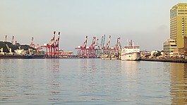 港,務,工
