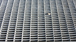 钢格栅,卵石,影子