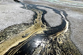 流,泥,水池