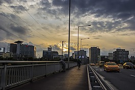 傍晚,路上,云彩