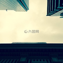 渠道建设。,高层建筑。,蓝色 khruem