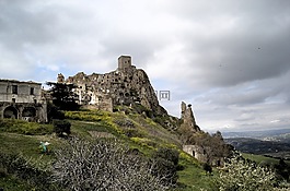 克拉科,无家可归,地震