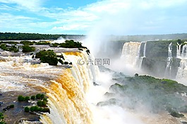 伊瓜苏,梯级瀑布,瀑布