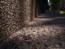 平坦的路,路径。,在墙