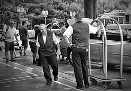 行李员,那位老人,酒店