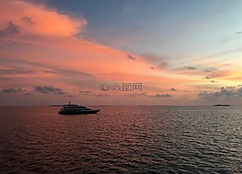 夕阳,大海,白云