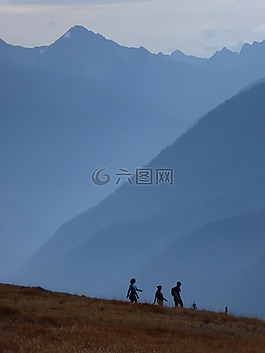 揹包客登山旅遊ppt模板揹包客男子矢量武功山,揹包客,夕陽免費可商用