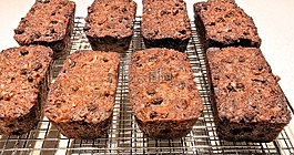 水果蛋糕,葡萄干,杏仁