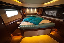 摩托游艇,客舱,内政