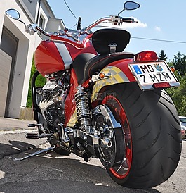 老板胡斯,tributo法拉利695,6200ccm