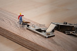 微小的人,小帮手,内阁建立