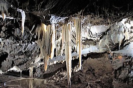 窟,krápník,stalagnit