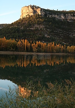 盆地,秋景,河卡夫列尔河