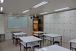 办公桌,办公室,在教室里