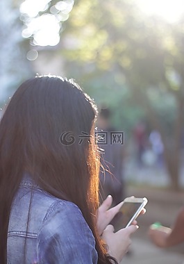 女孩,回,女孩发短信
