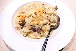 土豆汤,切达奶酪,咸肉