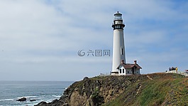 轻的房子,海洋,白光房子