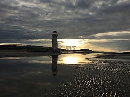 包括talacre,灯塔,日落