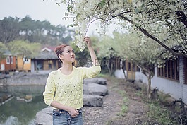 闻香,游园惊梦,少女游园闻香