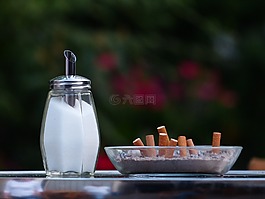 糖碗,糖,烟头