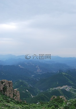 山,崖,远方