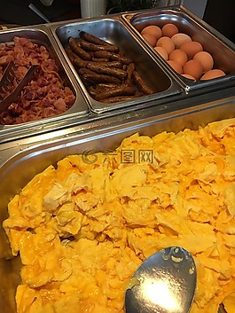 炒蛋,培根,香肠