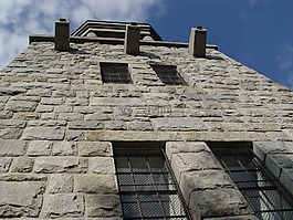 了望,石建设,纪念碑