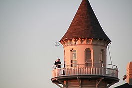 监视塔,骄傲,符号