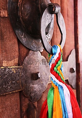 门锁,经幡,西藏
